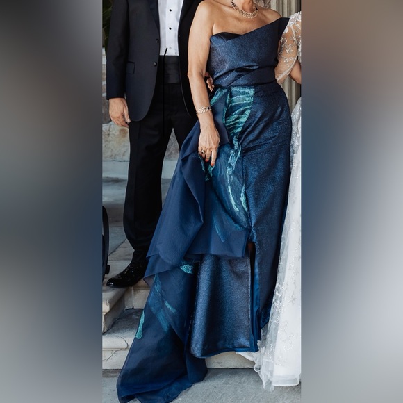 Tarik Ediz Navy Gown Size 10 - Picture 4 of 4